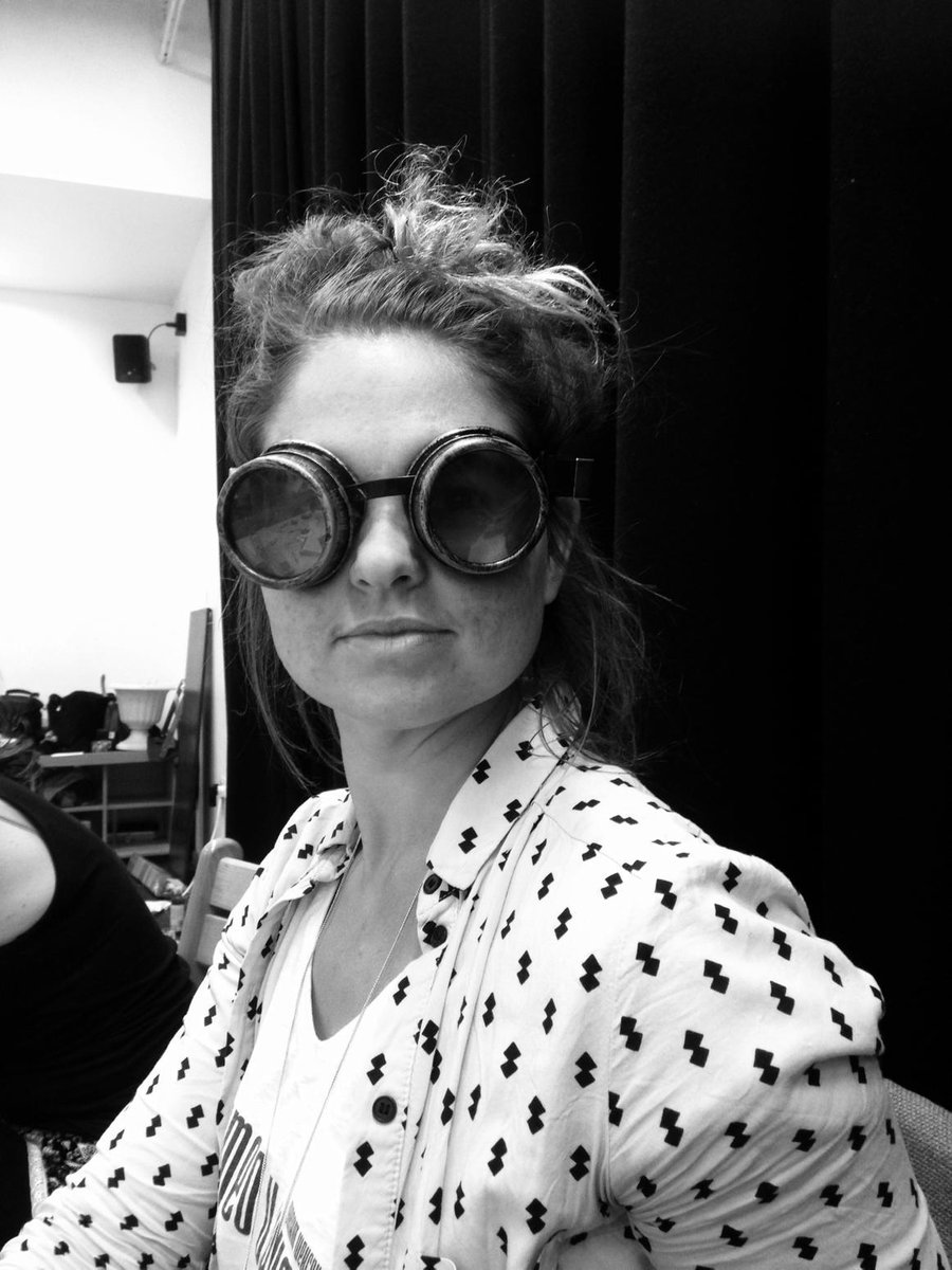 laura_weston1's tweet photo. What a week! #see this show #willowbantz #loveforLucyP http://t.co/BpNeEX8l9X