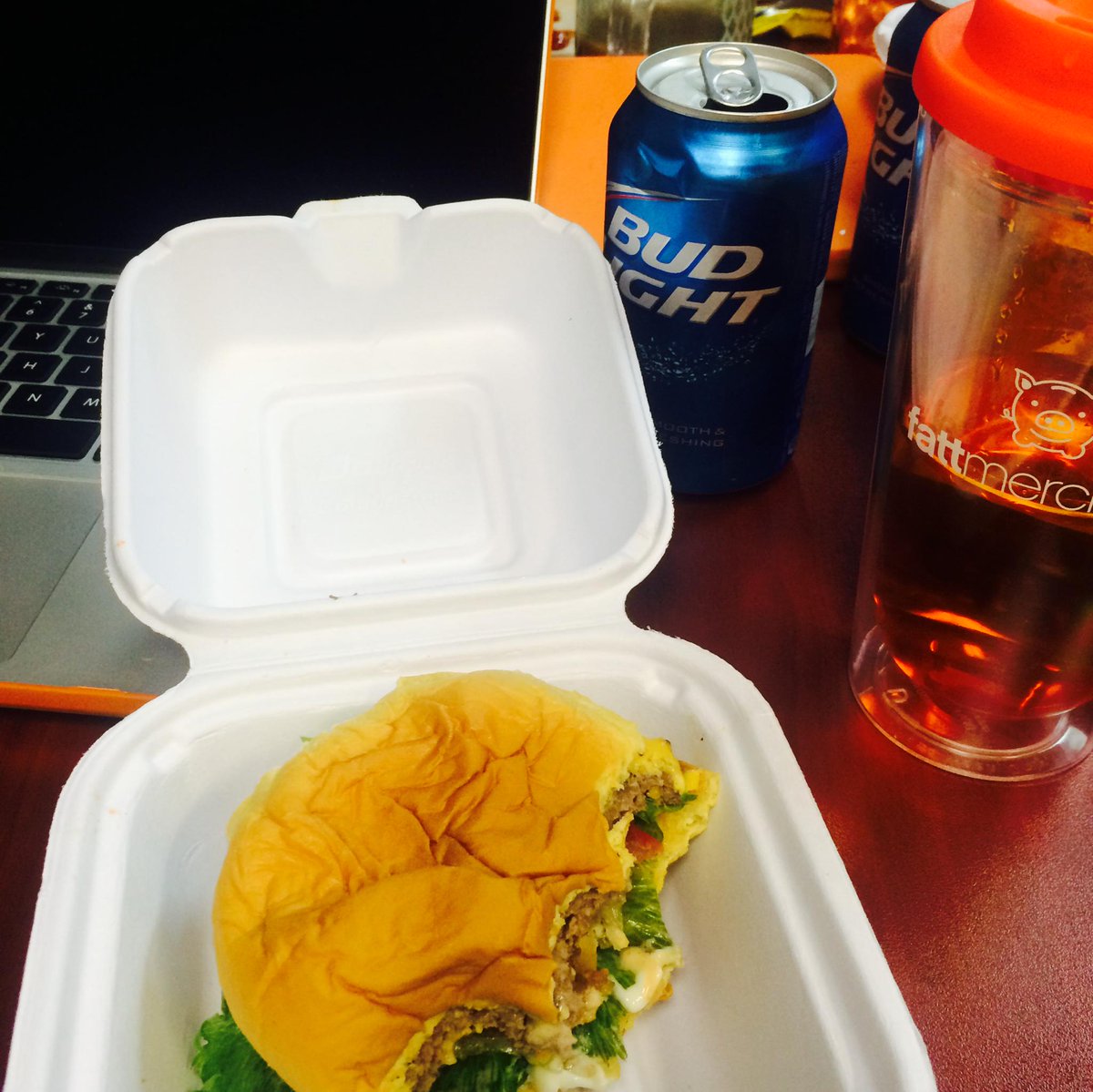 staxpayments's tweet photo. Celebrating #InternationalBeerDay the best way we know how. With @budlight and @SpiceBurgr! #GetFatt #FrenchFryFriday http://t.co/ZprhLDrVeE