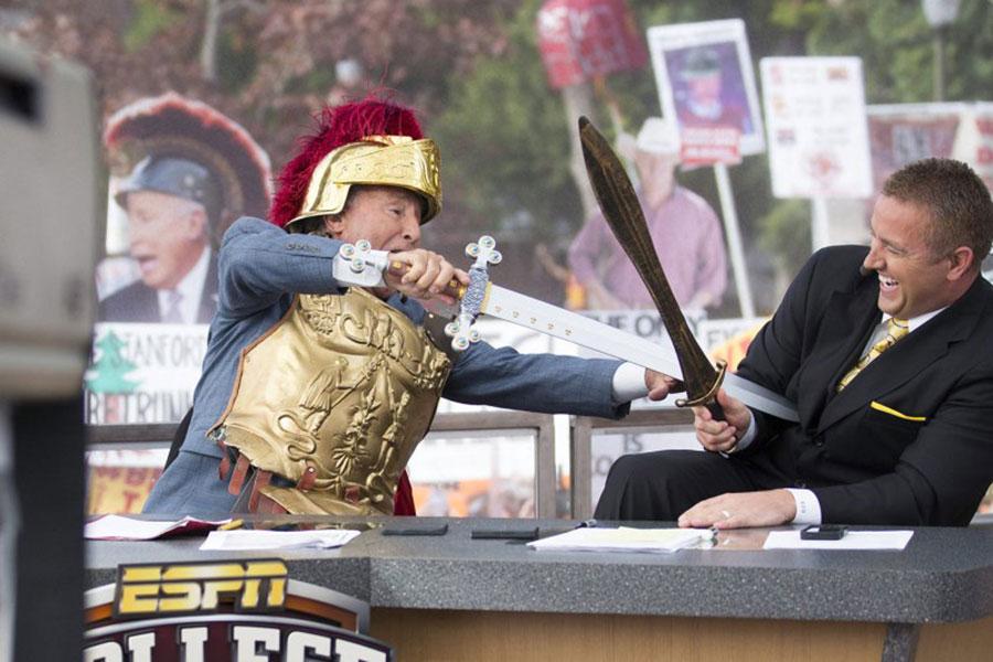 Happy birthday to one of my favorite people in college football Lee Corso 