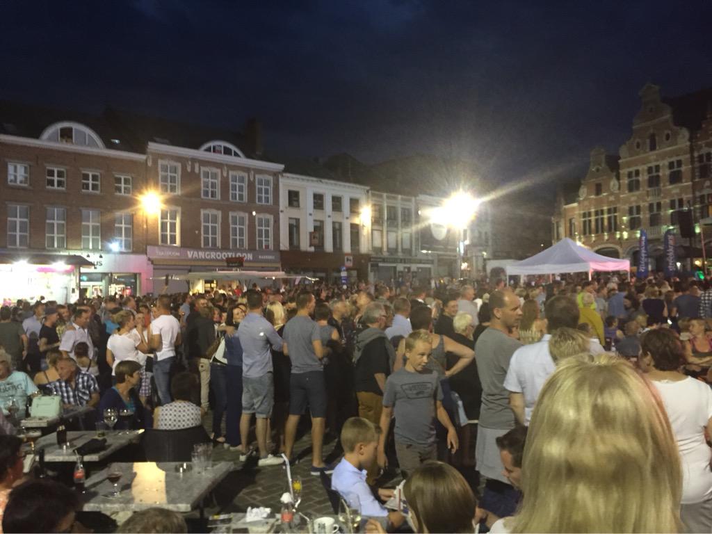 d_delen's tweet photo. Mooie editie #aarschot zingt! http://t.co/wLODUCWb0T