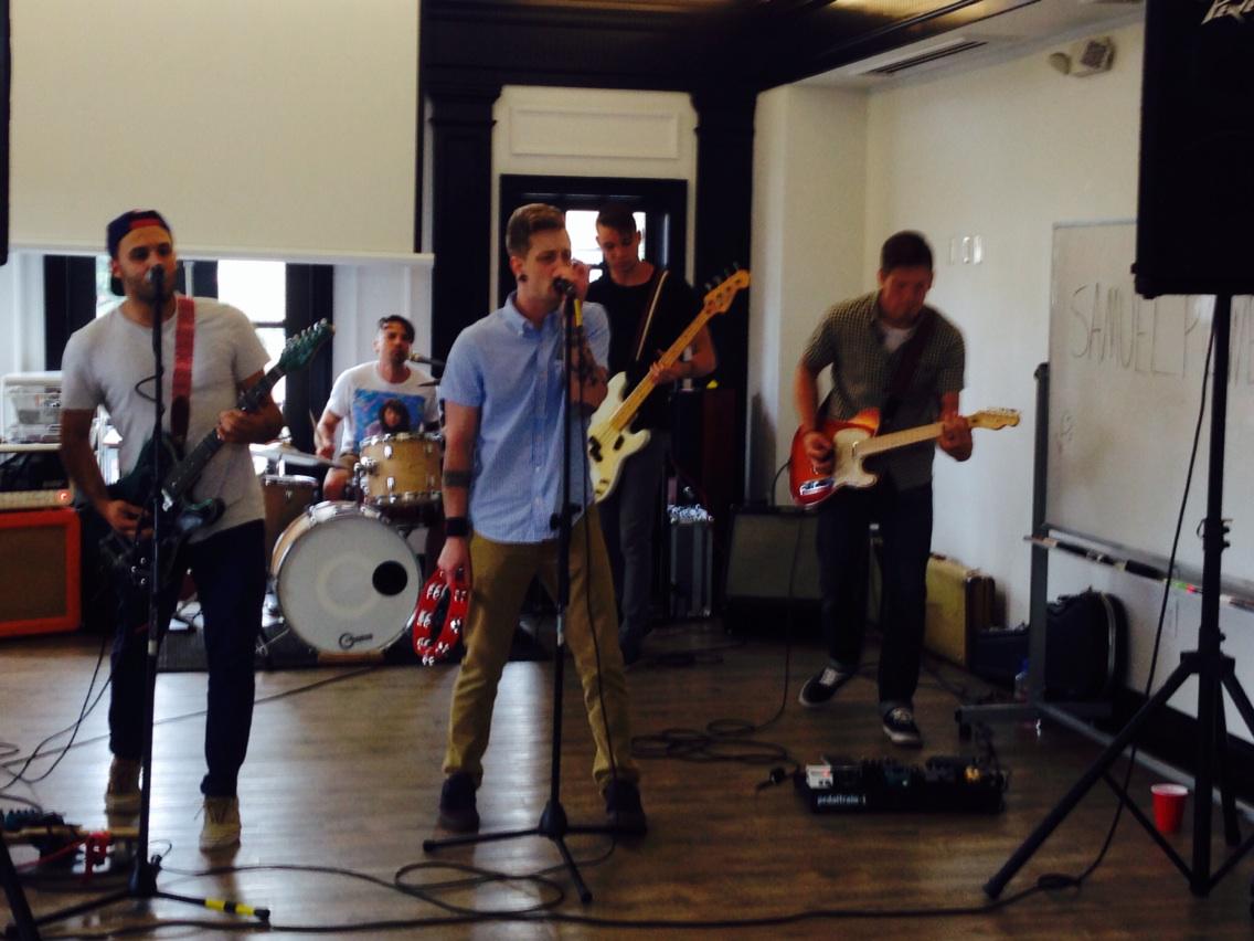 CampusPack's tweet photo. RT @diffengine: Thanks @sampowmusic for ending this work week in style. http://t.co/0UORaKf45w