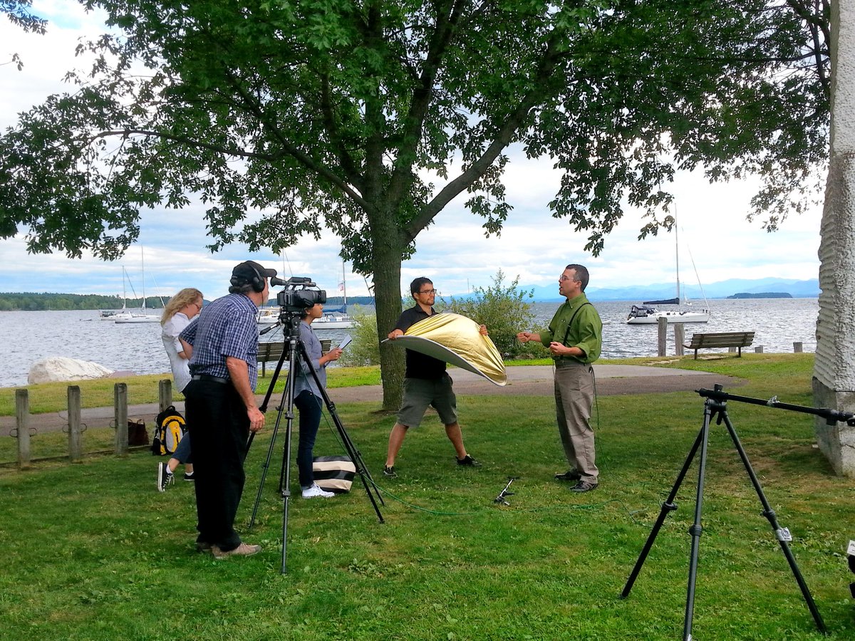 healthvermont's tweet photo. Lights! Camera! Action! #VT's B-G Algae Tracker to be featured w/ Health Dept. staff in #CDC #trackinginaction series http://t.co/g7uaS12Z5J