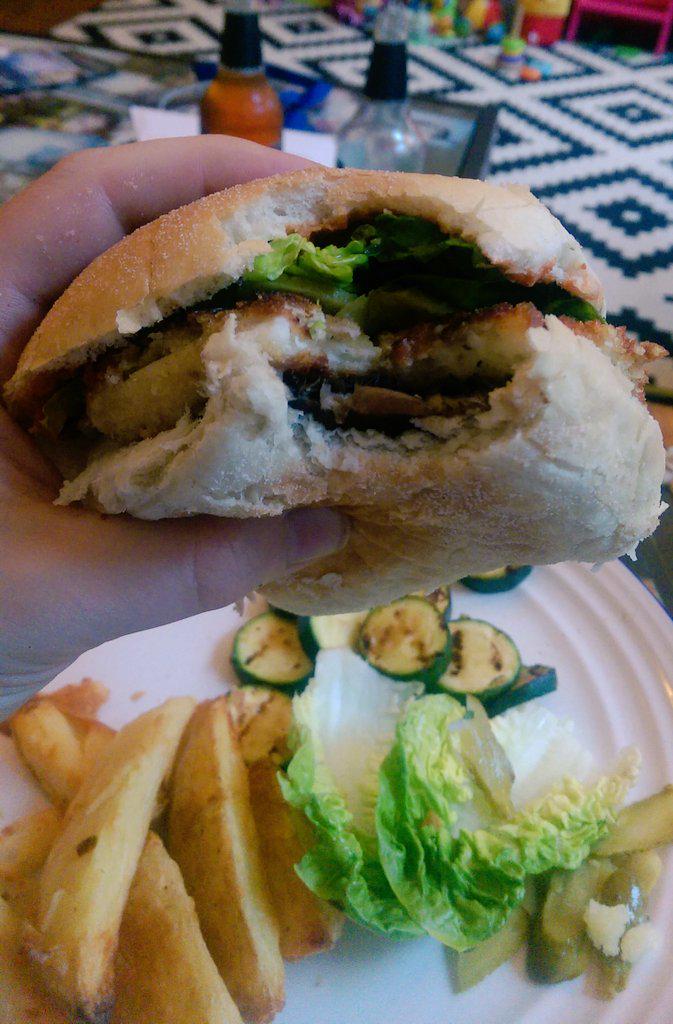 greedychopsblog's tweet photo. #fridayfilth breaded haloumi, portobello mushroom, fennel and tomato relish #burger #doublebeer http://t.co/jV9WGxp7uR