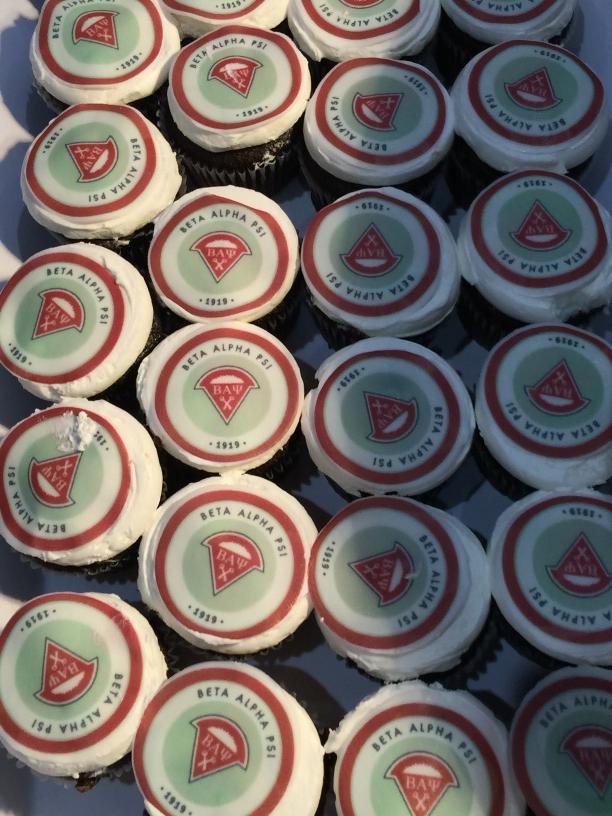 crystal_samanta's tweet photo. Don't miss the Refreshment Break at 3:15PM! Cutest cupcakes EVER!!  #bapam15 http://t.co/efJljpAjgO