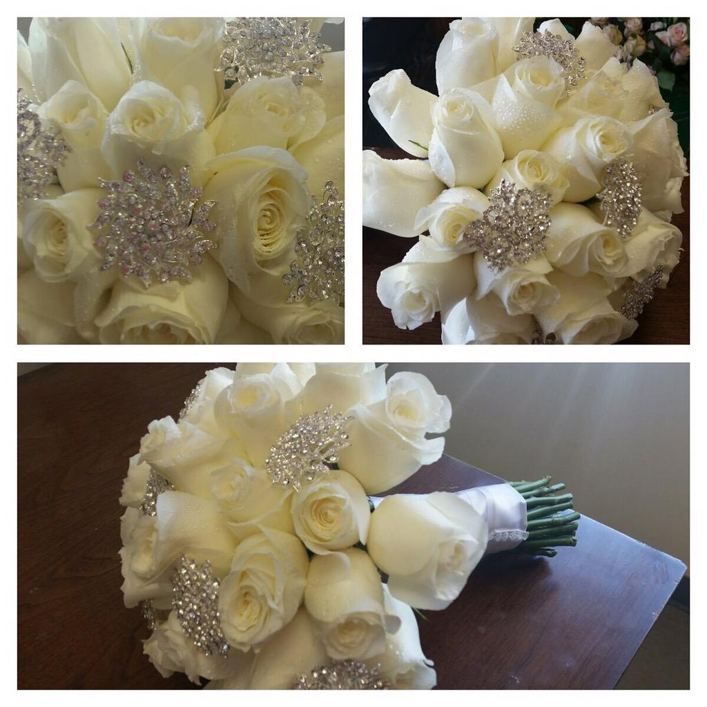 TidysFlowers's tweet photo. These gorgeous #Roses are named "Proud White" #wedoweddings #eventplanning #wedoflowers @estparma http://t.co/WtnNLTXszN