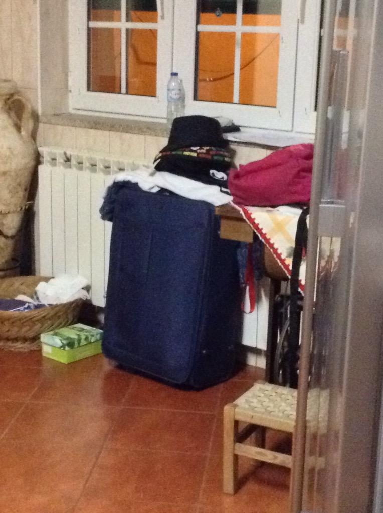 Nocass_97's tweet photo. By by Portugal 
Hello Italy http://t.co/guLQTIwU4T