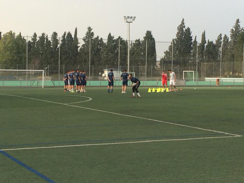 rcdzaragoza's tweet photo. Muy contentos con la presencia del @cd_brea en nuestras instalaciones. Un lujo contar con ellos. http://t.co/UWEEal3FhD