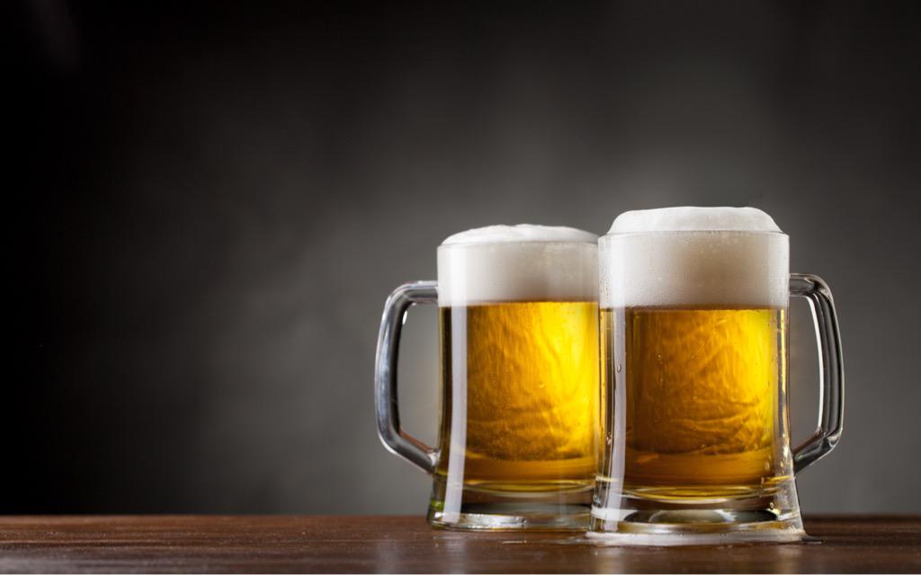 loqueva's tweet photo. Es tan rica y une tan buenos momentos que merecía tener su día! 🍻🍻 #DiaDeLaCerveza El mundo está brindando 🍻 http://t.co/BqYkRa9KIq