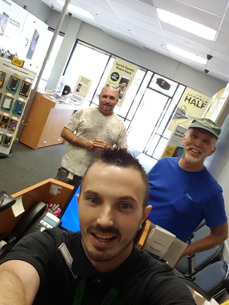 soupWL's tweet photo. Turned customer question into lease upgrade with tep+ and $200 accy @logankatseanes @RonDyeJR outta MKE killing it http://t.co/7JpPyWTT0y