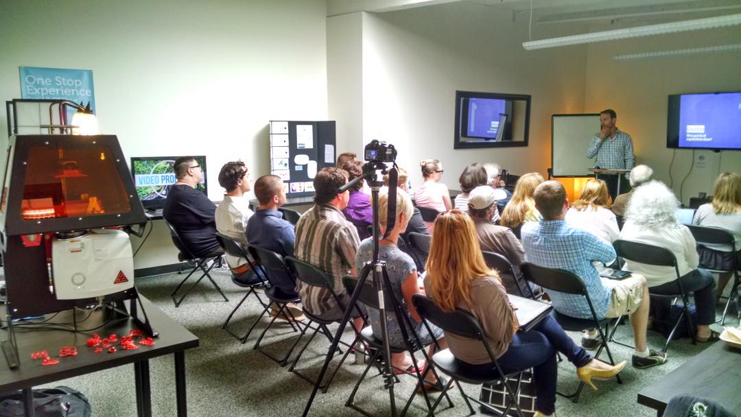 GDawsonDesigns's tweet image. #b9creator at #mindworks tonight