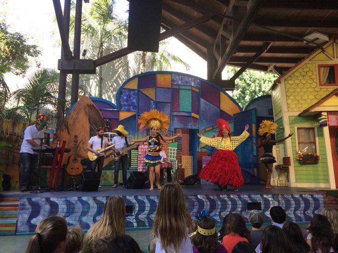 Reasons to love LA and also to learn the samba. #iwantabrazilianbody #hollywoodbowl #summersounds http://t<a href="/tag/hollywoodbowl"class="tags"><span>#hollywoodbowl</span></a><a href="/tag/iwantabrazilianbody"class="tags"><span>#iwantabrazilianbody</span></a><a href="/tag/summerso"class="tags"><span>#summerso</span></a>