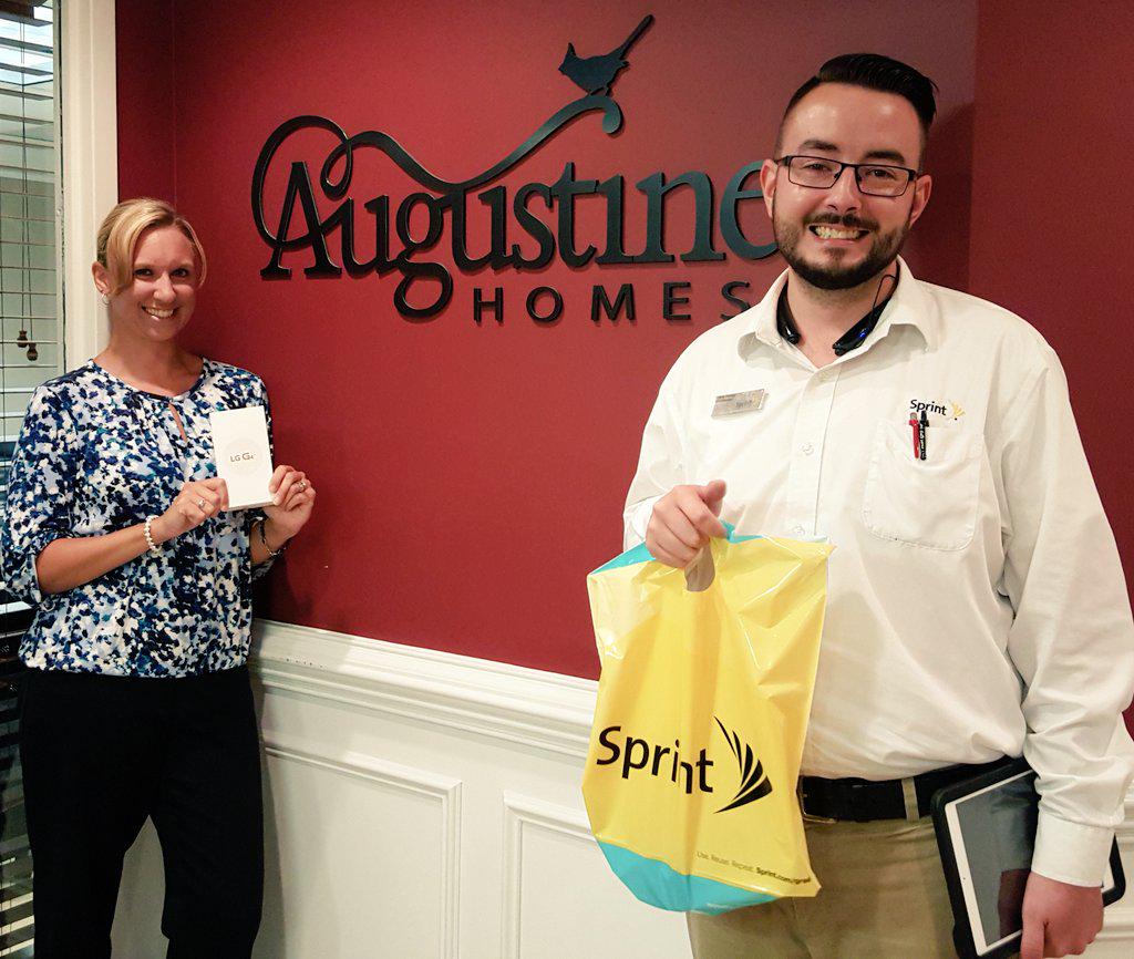 AdcommFXBG's tweet photo. Manager in Motion! Chris hand delivers the #bestinbiz #LGG4 to 1 of our loyal biz customers! #dedication @SellWithLG http://t.co/czWospfGtS