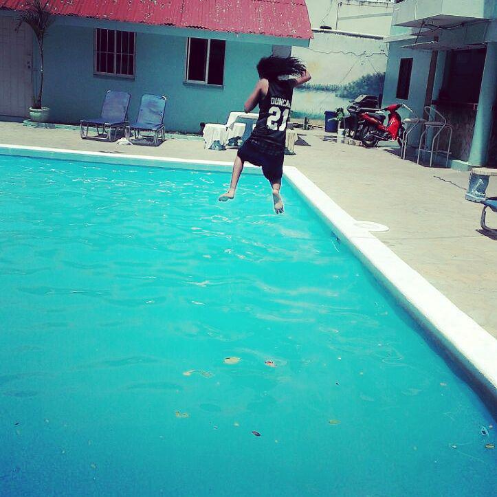 RealIntruza's tweet image. picina Caloorrrr