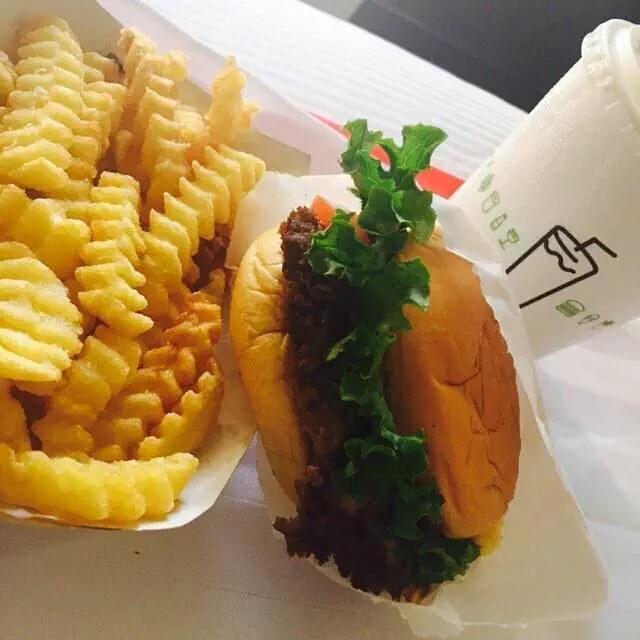 AOASTAGRAM_'s tweet photo. [JIMINSTAGRAM] Shakeshack yummy http://t.co/MH21PGSigM