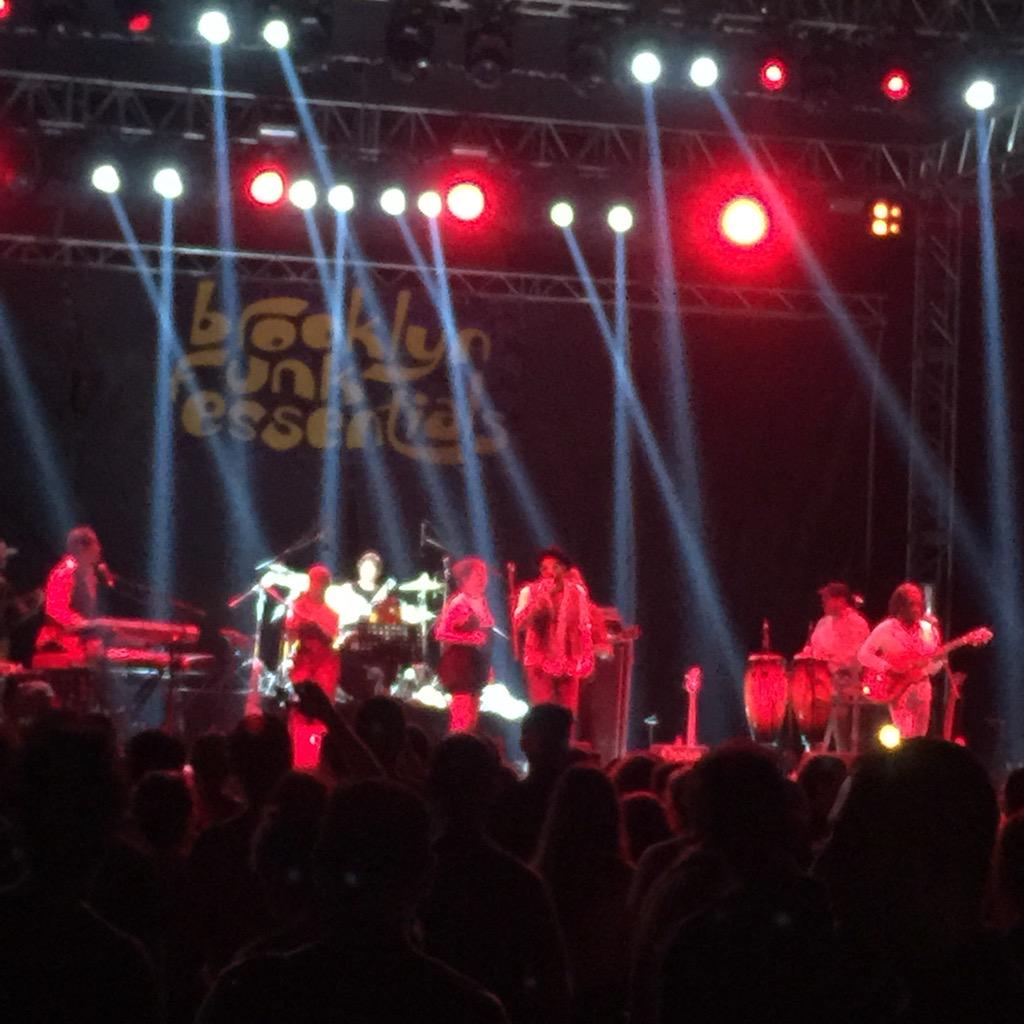 Bu sanırım @brooklynfunessentials ve <a href="/BaBa_ZuLa_ENG/">BaBa ZuLa .ii</a>  olsa gerek. <a href="/AliveOpenAir/">Alive Open Air</a>