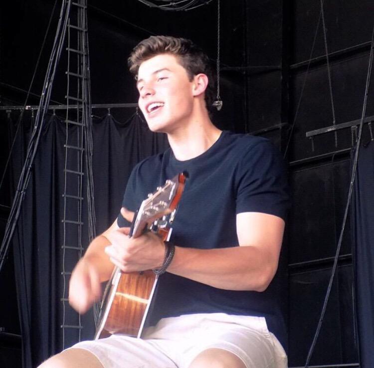 Happy birthday handsome I love you Shawn Mendes    