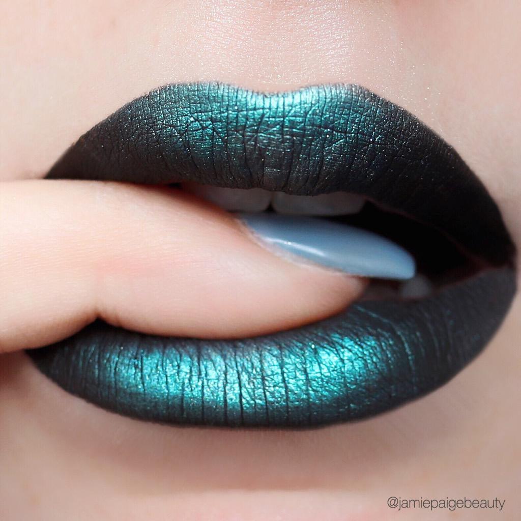 JamiePBeauty's tweet photo. @ABHcosmetics @norvina1 midnight and @sugarpillmakeup Lumi 👽 http://t.co/jiWlguzGFo