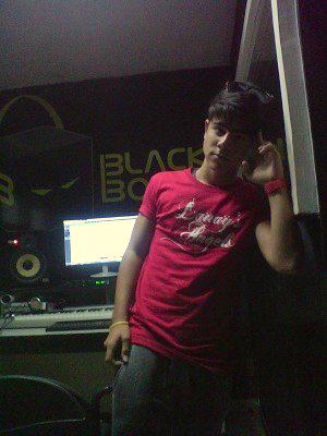 gatoleonardo98's tweet photo. en la #blackboxrecords http://t.co/E4MEAxC46S