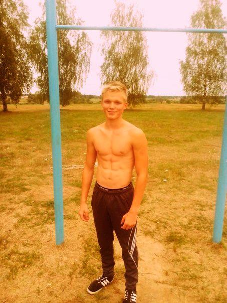 TeensSport's tweet photo. Подростки и юноши со спортивной фигурой.Смотри ещё больше фото-http://t.co/fvAFOABpd5 http://t.co/wzE4dq2knL