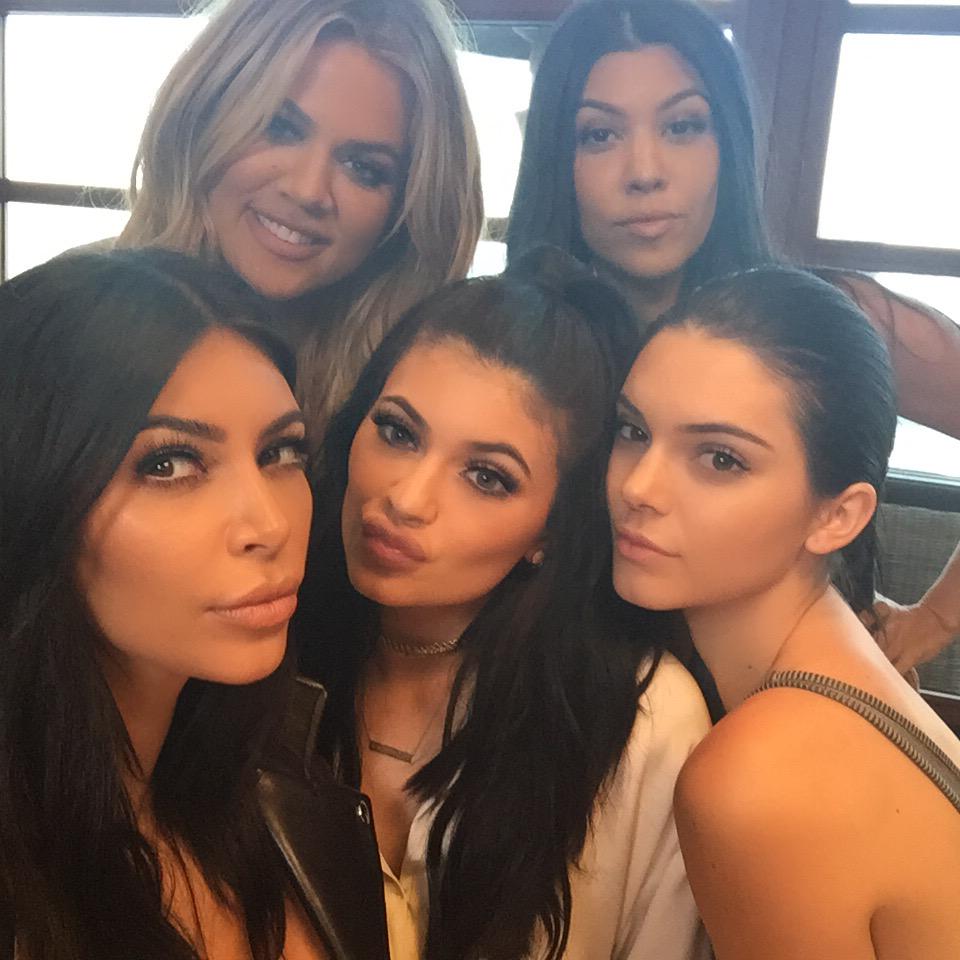 kourtneykardash's tweet photo. Squad goals. http://t.co/Xqza15EaQi
