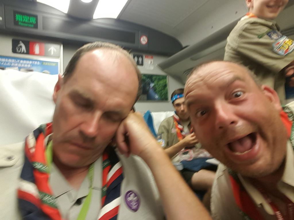 Ah ha #sleepingselfie with <a href="/ShirefolkUnit34/">Shirefolk_Unit34</a> on the Shinkansen :-)