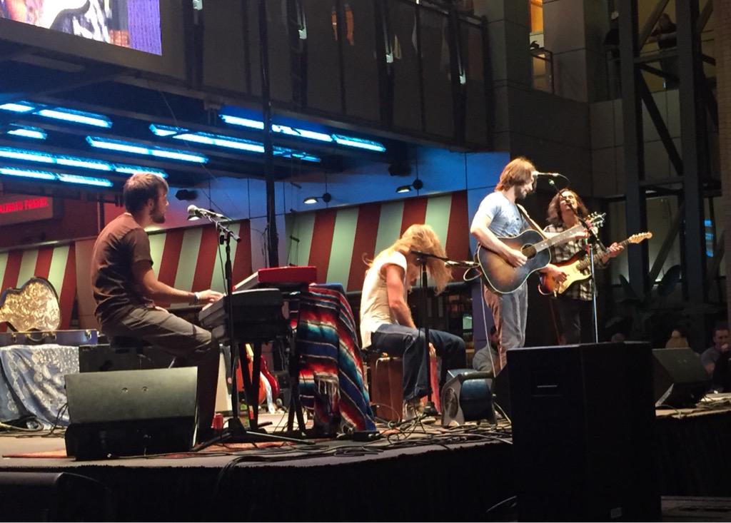 ccarrico5's tweet photo. I couldn't have spent my night any better way than enjoying @SundyBest at 4th Street Live! #kinfolkmovement http://t.co/D98X3JIjoy