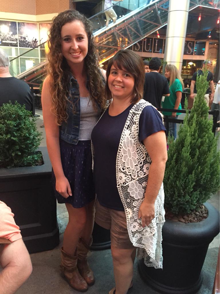 ccarrico5's tweet photo. I couldn't have spent my night any better way than enjoying @SundyBest at 4th Street Live! #kinfolkmovement http://t.co/D98X3JIjoy