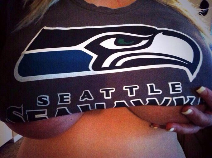 Preseason starts this Sunday! Can't wait for football! My Seahawks take on @karlalanexxx's Broncos 8/14<a href="/tag/camgirl"class="tags"><span>#camgirl</span></a><a href="/tag/manyvids"class="tags"><span>#manyvids</span></a>