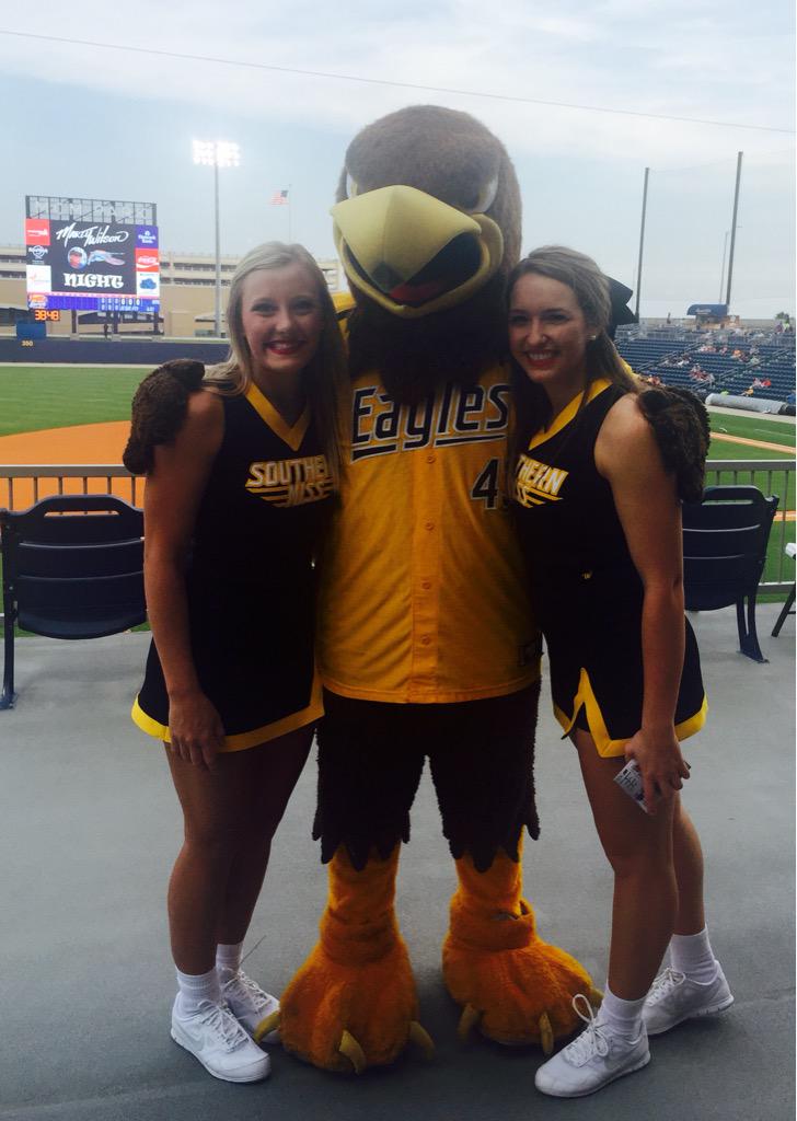 usmalumni's tweet photo. @Seymour_USM is excited to be at @MGMPark and ready to cheer on the @BiloxiShuckers! It's @SouthernMiss night! http://t.co/igP4gc62XB