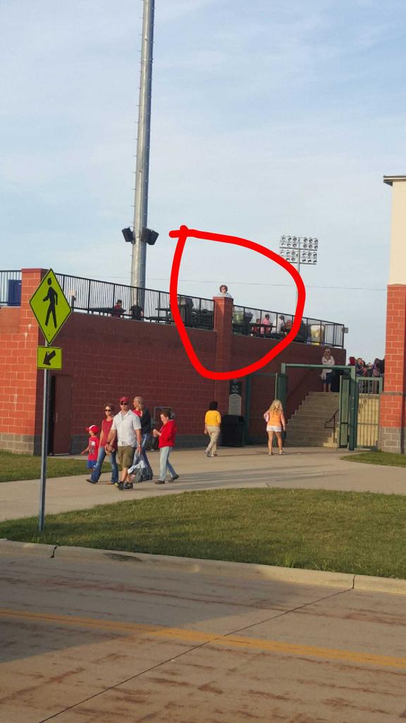 puertoryan's tweet photo. We got to the stadium &amp; as soon as I got out of my car mom was majestically standing at the peak looking out #ohmeme http://t.co/DI46ciVQVk