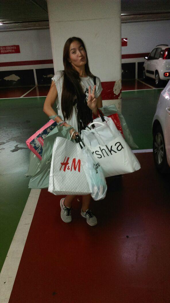 rosirivera9's tweet photo. Bueno pues toca descansar después de un día de zuper compritas con mi niño.
Mañana más!! :) #BuenasNoches http://t.co/SiD9IInk9b