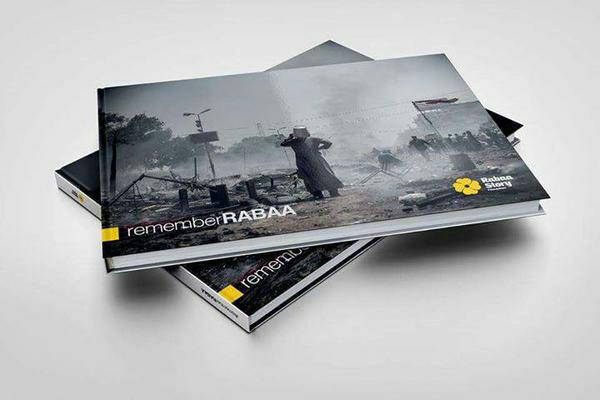 في غلاف أنيق شيق..أعد الاخوان كتيبا بالإنجليزيه يحكي حكاية رابعه* اتمني اعرف:اين طبع؟ومش هيهادونا منه نسخ؟