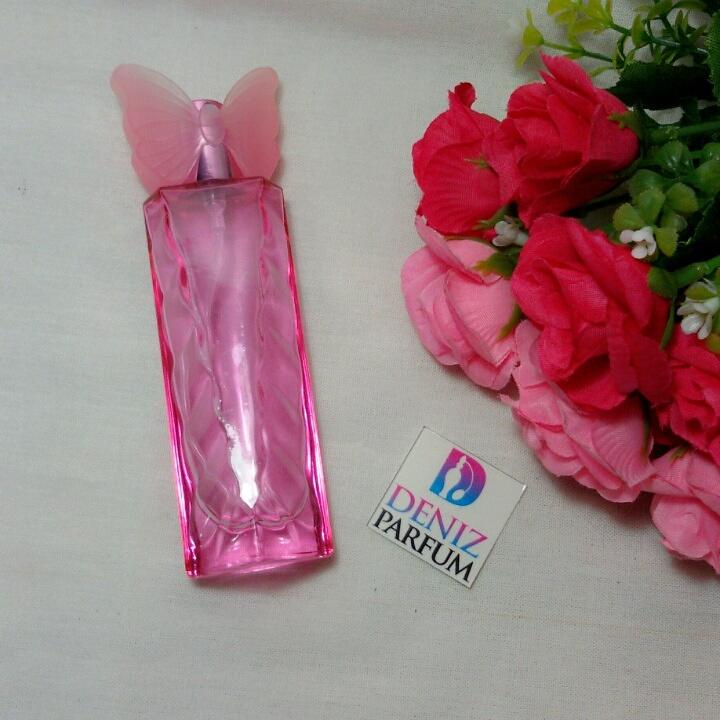 annisadilamarya's tweet photo. #parfume #parfumrefil #botolparfum #parfumpria #parfumwanita #wanginyakemanamana #bibitparfum #spesialparfum #wangi http://t.co/YYMo6lhC2e