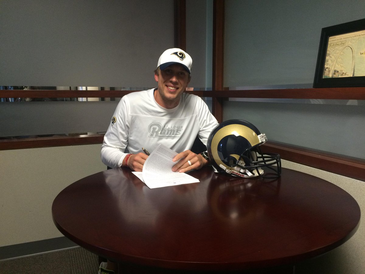 MylesASimmons's tweet photo. #Rams Sign Foles to 2-Year Extension 

STORY: http://t.co/GyK8cPwnvi http://t.co/txNR2hNOks