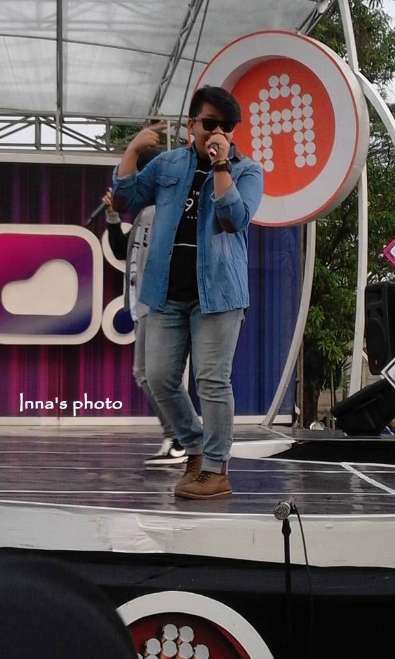 InayyahNaa's tweet photo. @TeukuRyz at Inbox SCTV live Cibinong Square Pict by [ I N N A ] #CJRngInboxSCTV http://t.co/I7plpvkzpR
