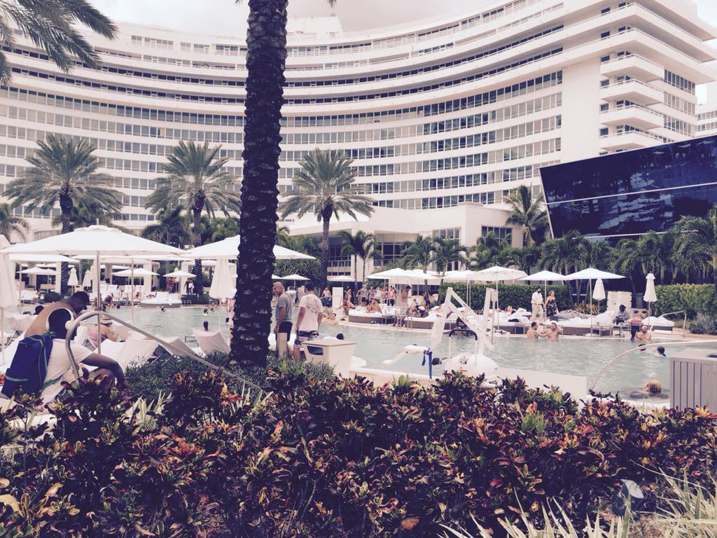 LblondicCopelin's tweet photo. Life at the Fountainbleau. So beautiful and breath taking💥💥 http://t.co/sOHtup9XUT