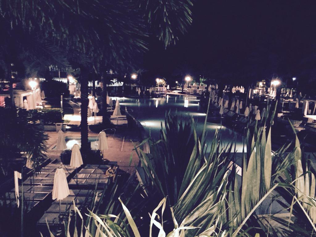 LblondicCopelin's tweet photo. Life at the Fountainbleau. So beautiful and breath taking💥💥 http://t.co/sOHtup9XUT