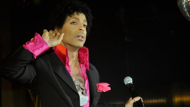 maudlynei's tweet photo. Allrite Allrite/#Prince [@Prince3EG] Invites @NABJ 2 his #PaisleyPark http://t.co/VuMBqOdkn8 via @WCCO #CBSMinnesota http://t.co/mrkqCsoQw4