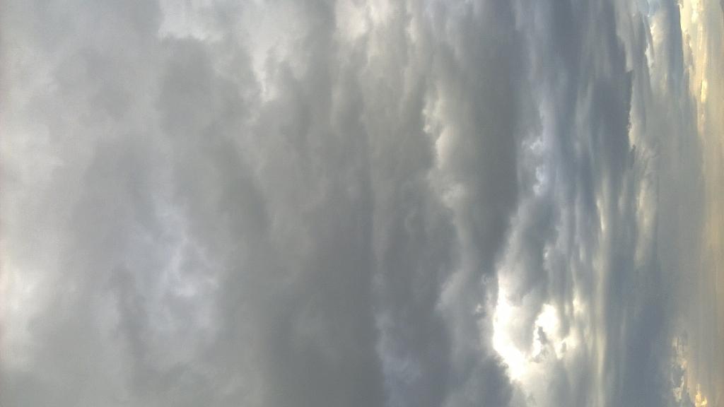 kylashook's tweet photo. 90 degrees out but storm rolling in.... #WeirdWeather http://t.co/lgkrLC9UO3