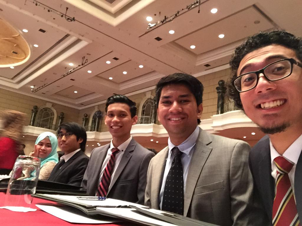 syazwanrahman__'s tweet image. Representatives from Drake University, Iowa, USA @ the 9th Malaysian Students Leaders Summit #MSLS2015