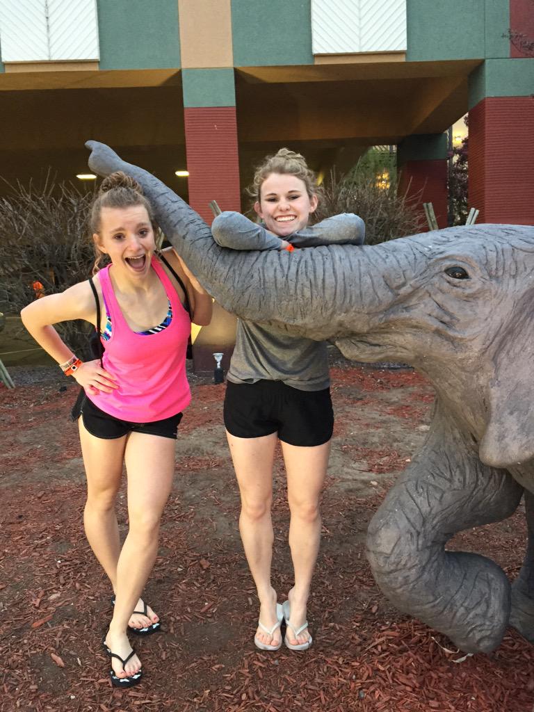 sass_a_frASH_'s tweet photo. Happy birthday @manderfieldab!!! Already missing you this fall! So happy to only be 15 minutes away 😘 http://t.co/ypqTzHBw0a