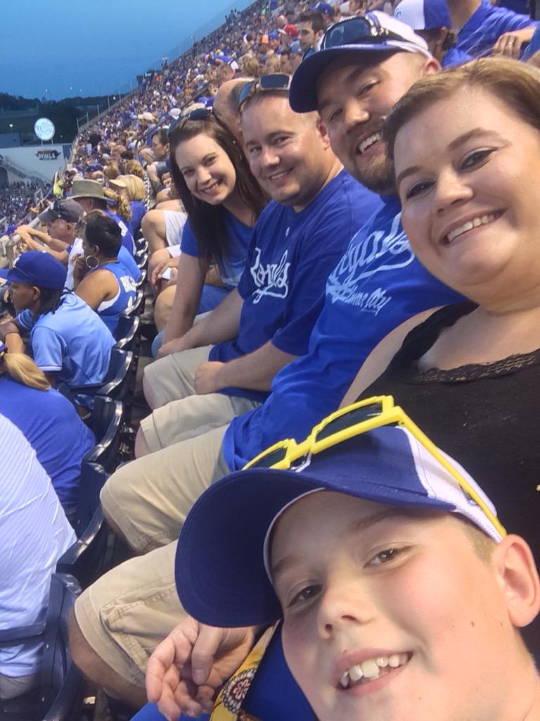 ethynsbusymom's tweet photo. The gang!! @Royals #royalssocial http://t.co/UAojJx4frZ