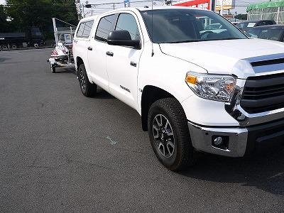 Usトヨタ逆輸入車専門店 アップル岩槻店 Ar Twitter 以前 当店で販売させて頂いた新車タンドラがご来店 ジェットを２台載せたトレーラーを引っ張ってきてくれました タンドラ や タコマ など トレーラーを引っ張るお車をたくさん在庫しています Http T Co