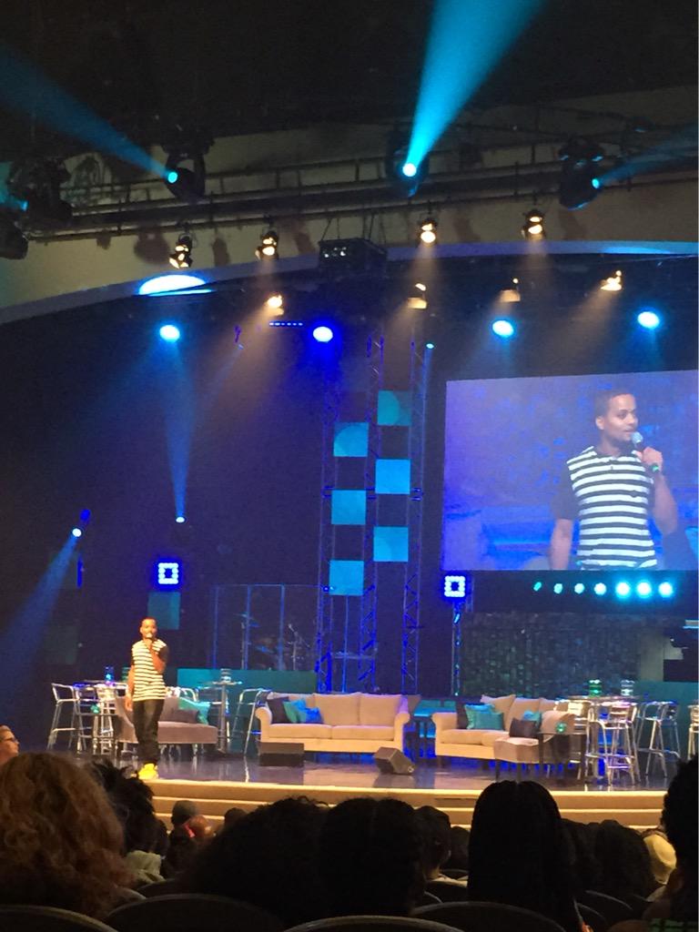 Simply_Ata's tweet photo. @ComedianRonG killin' at this year's Rhetoric 😂😂😂 http://t.co/TPAhDSAyS7