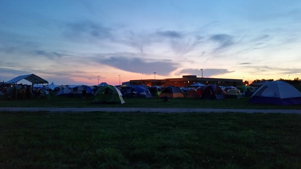 matt_mershon's tweet photo. #Great night at #SpaceJamboree #Rantoul #Illinois @elevenfifty enjoying the #sunset & #campandcode #codelife http://t.co/80wLn4Kdfa