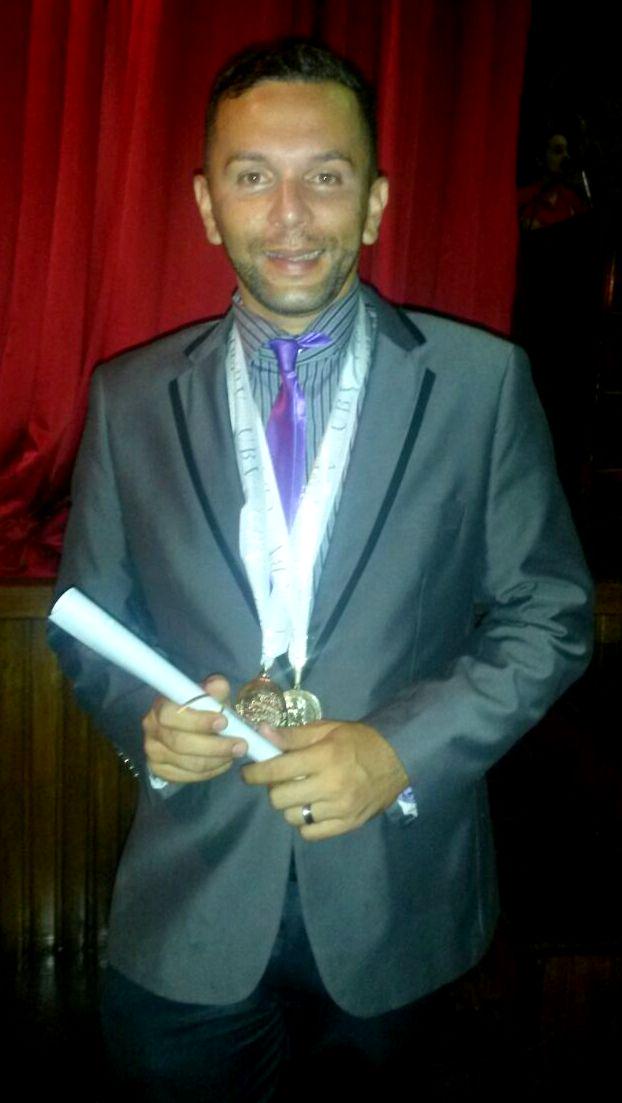 CulturaDelArte's tweet photo. Gracias a #Dios y mi Honoria que me ves desde el cielo mi 2do Titulo como Licdo Comunicación Social @ubv #TSU #LICDO http://t.co/mZ6kGIlTeD