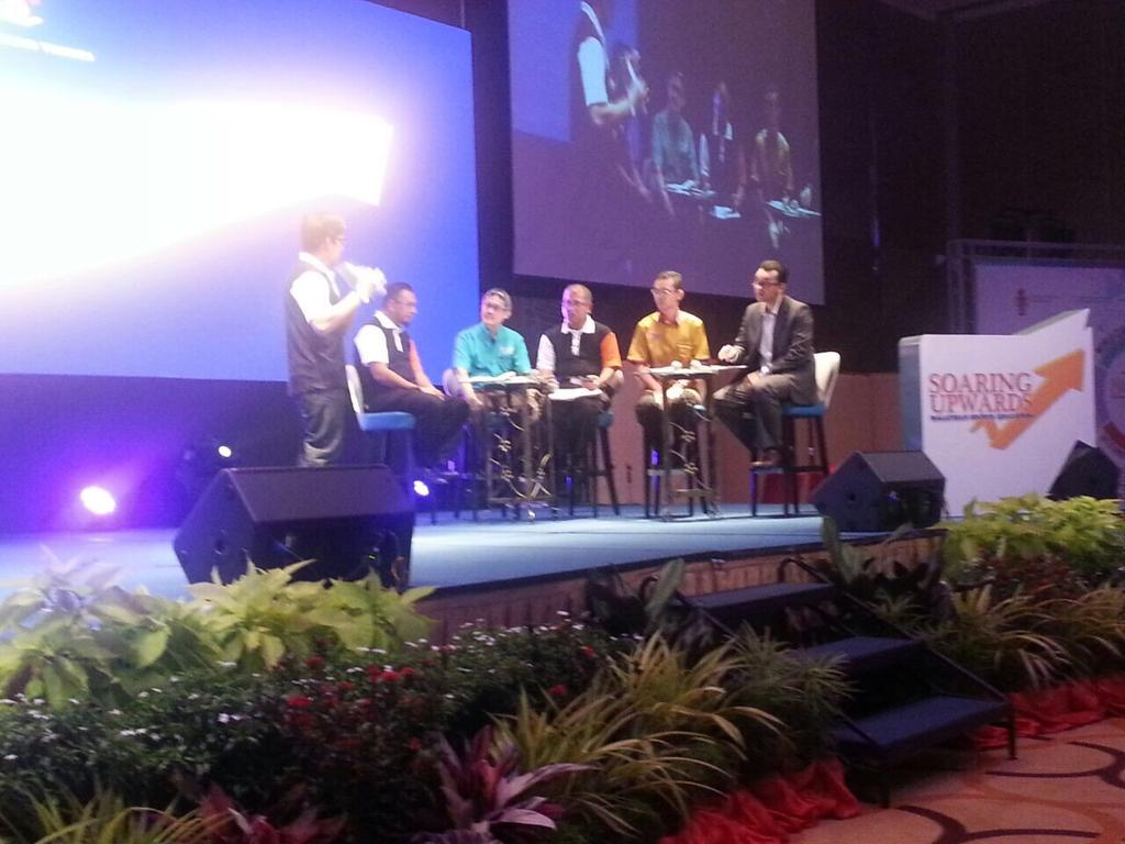 umpsamalaysia's tweet photo. Sedang berlangsung Jelajah KPT Soaring Upwards di SAICC,Zenith Hotel.
#UMP 
#soaringupwards 
#kpt2015 http://t.co/BBAmMJ8BgL