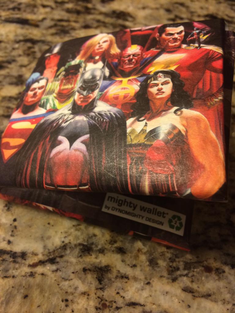 mightywallet's tweet photo. RT @shellyleslie: Most awesome early birthday present! @mightywallet #BeYourOwnSuperhero http://t.co/yPzY2AdI4M