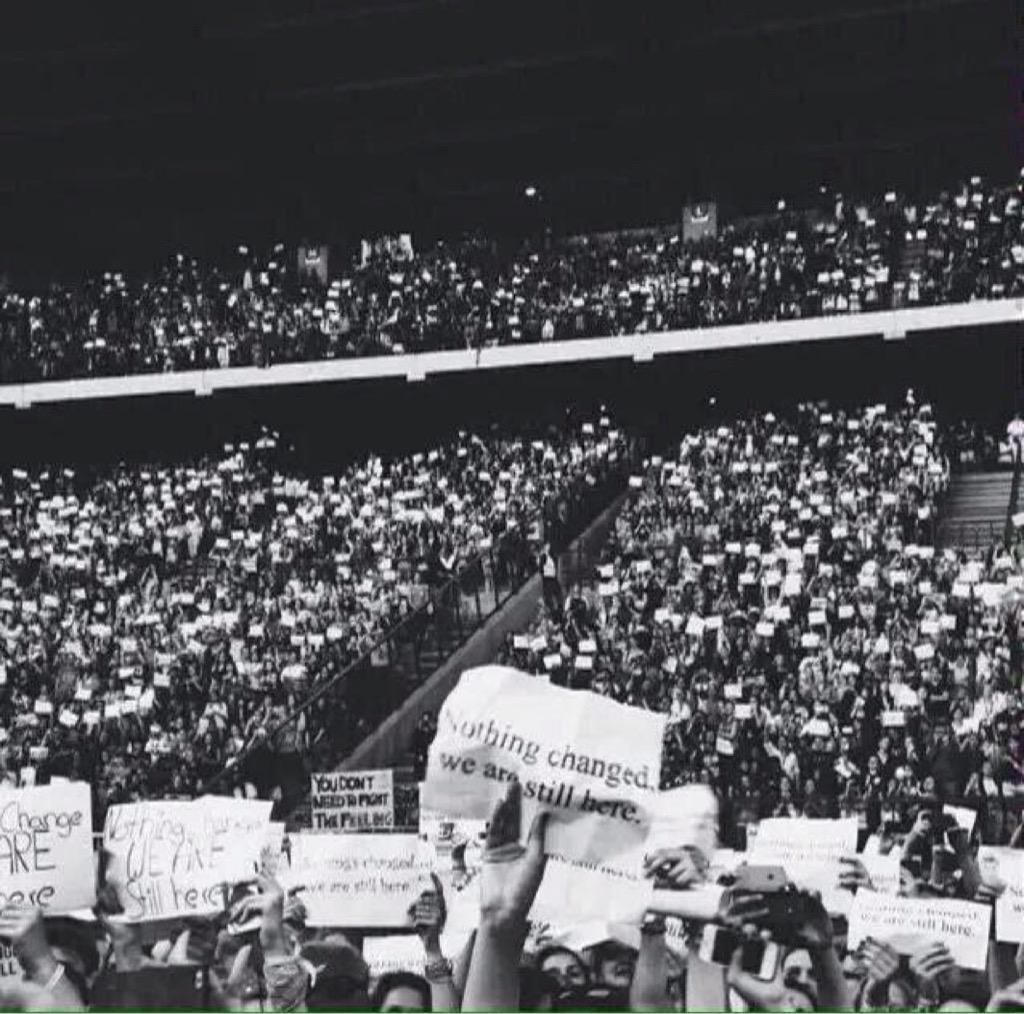 babyxmoo's tweet photo. IM CALLING ALL DIRECTIONERS TO VOTE

WE R NOMINATED IN THIS

I REPEAT WE ARE NOMINATED!

#ChoiceFandom #Directioners http://t.co/5vTz3DiXs6