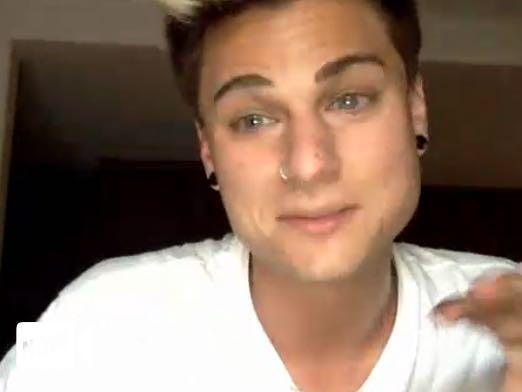 calebkelley1131's tweet photo. 🔴 LIVE @OfficialBradlee on #YouNow - https://t.co/SpHSVbiPEL http://t.co/G23qsMK07C